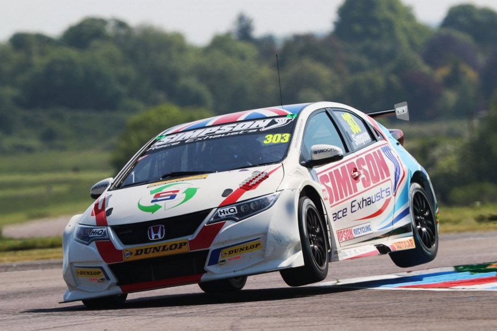 BTCC Oulton Park: Simpson sets blistering pace in second practice